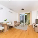 Iris Private Parking Appartement *