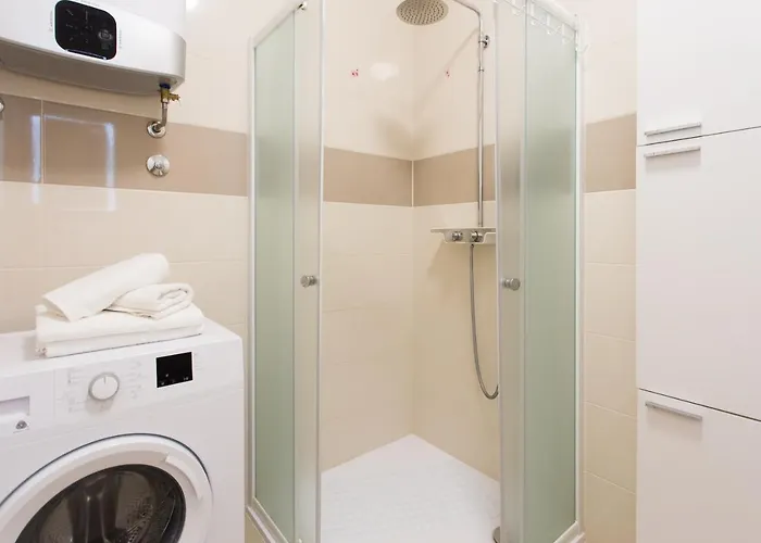 Iris Private Parking アパート *