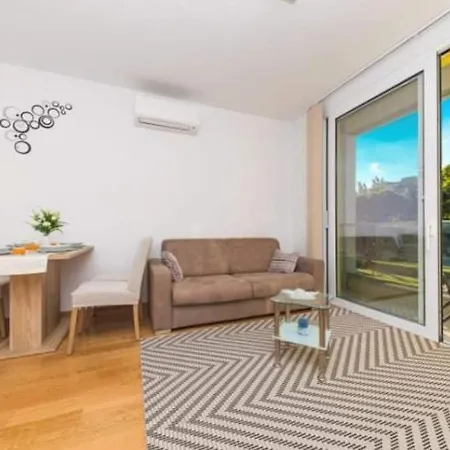 Iris Private Parking 公寓