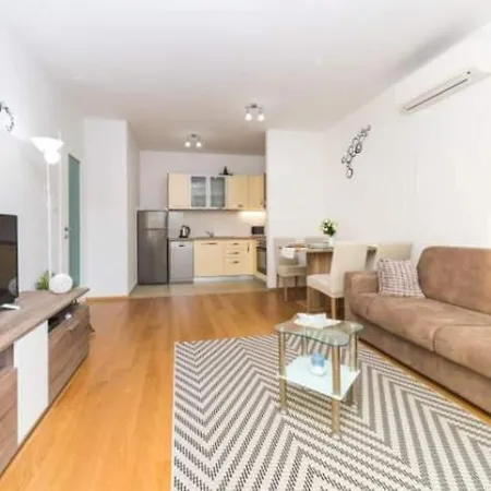 Apartment Iris Private Parking Split