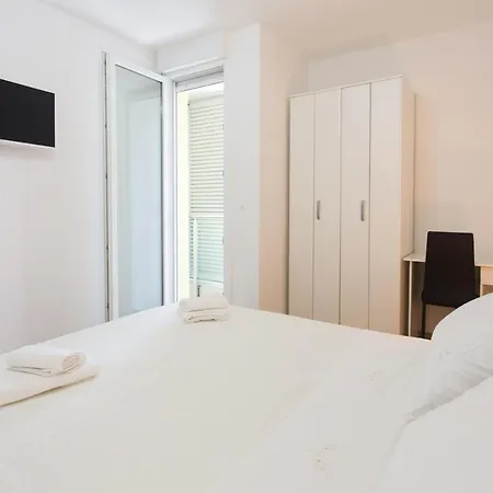 Iris Private Parking 斯普利特